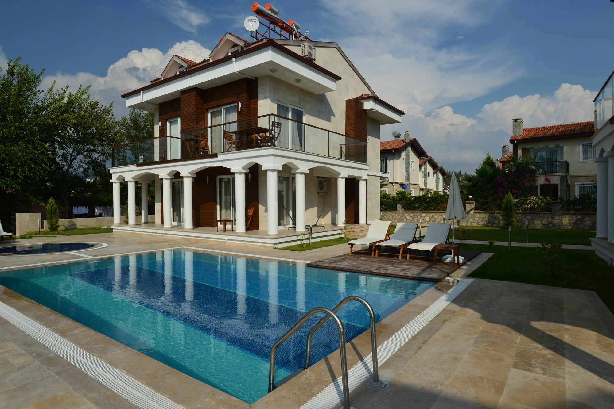 Lighthouse Natalia Aparts Fethiye Exterior photo